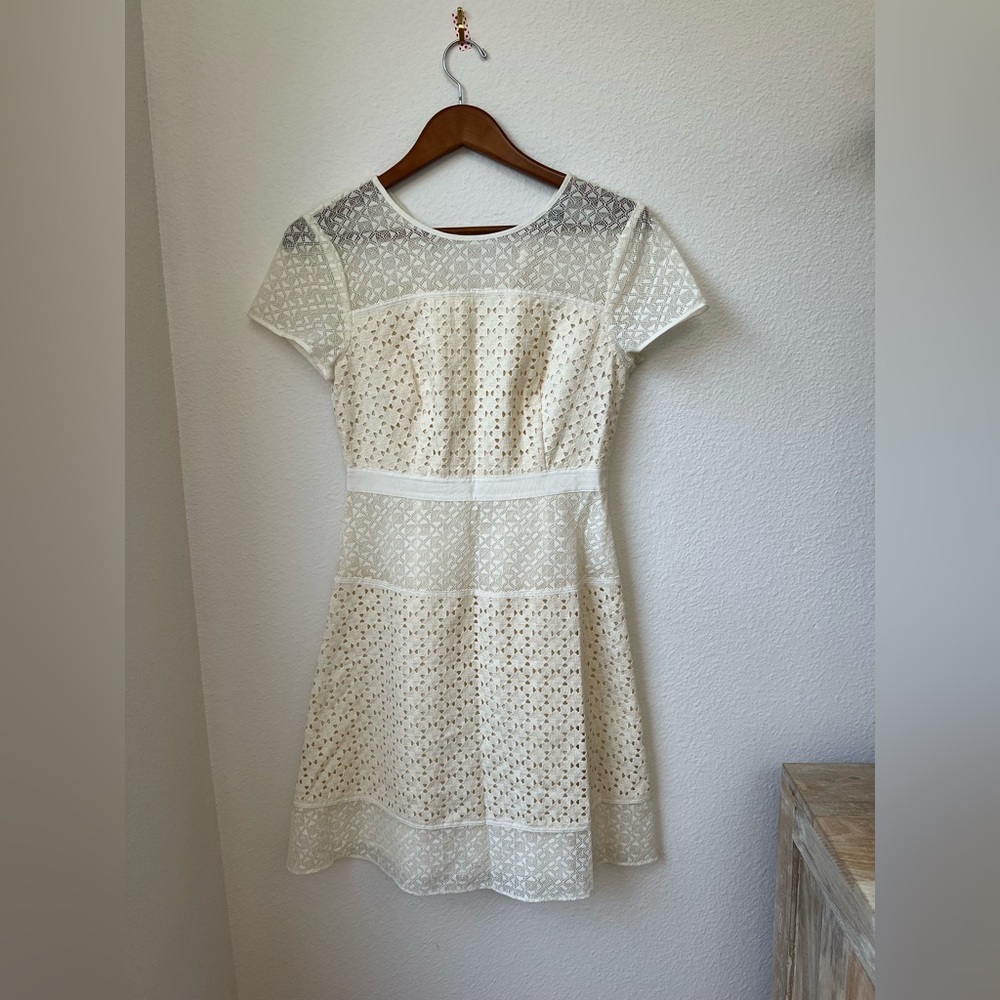 Banana Republic - Ivory Lace and Ribbon Dress- Size 2 Fit and Flare